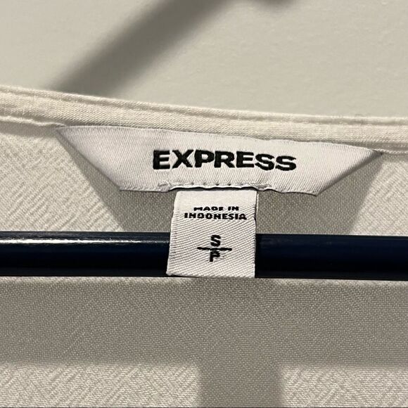 Express Small White Rayon and Lace Blouse - Picture 5 of 6